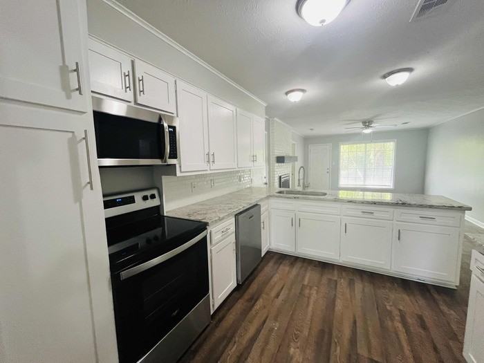 1345 Stanton Dr - Photo 4 of 33