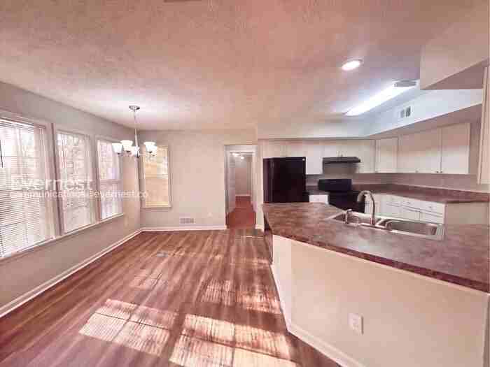 710 Timbergrove Dr Sw - Photo 3 of 30