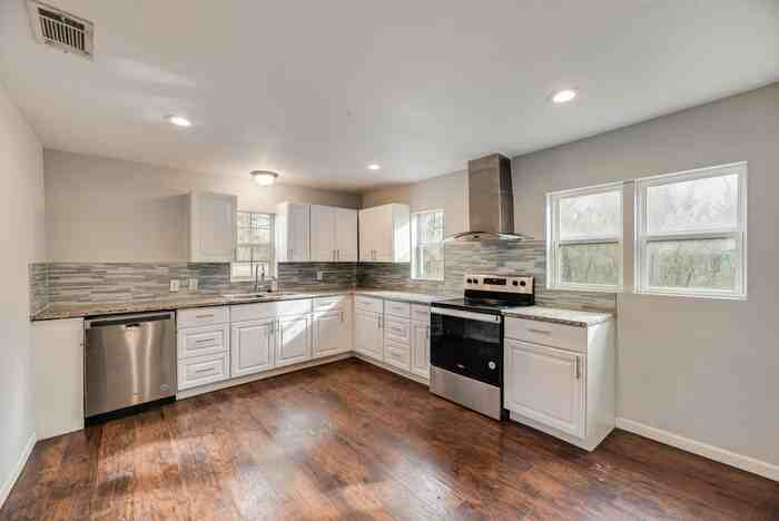 500 E Main St - Photo 2 of 23