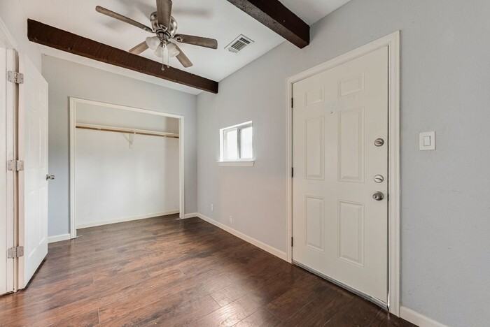500 E Main St - Photo 4 of 23
