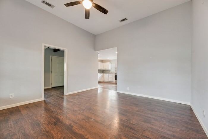500 E Main St - Photo 7 of 23