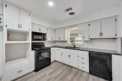 725 W Brock St - Photo 2 of 19
