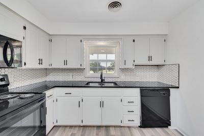 725 W Brock St - Photo 4 of 19