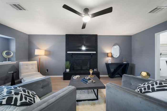 5800 Nw 45th St #1 - Photo 3 of 25