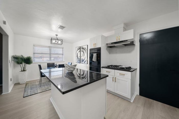 5800 Nw 45th St #1 - Photo 5 of 25