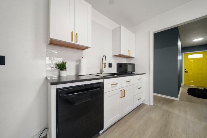 5800 Nw 45th St #1 - Photo 7 of 25