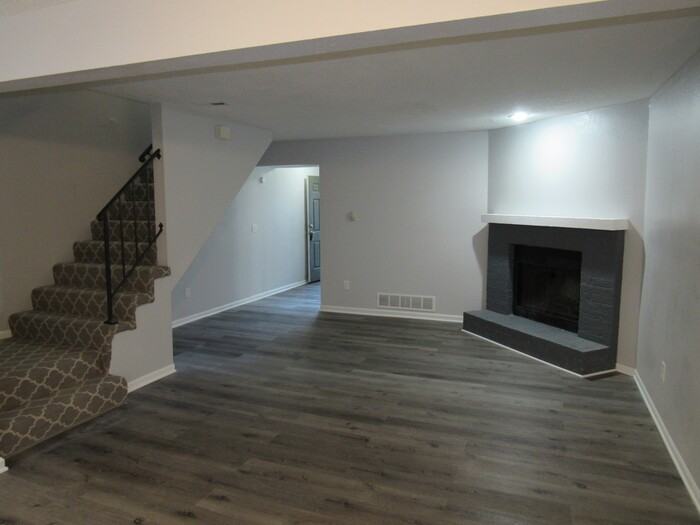 1918 Ne Knollbrook St - Photo 6 of 23