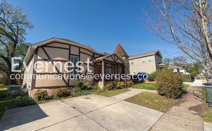 2102 Vine St - Photo 2 of 28