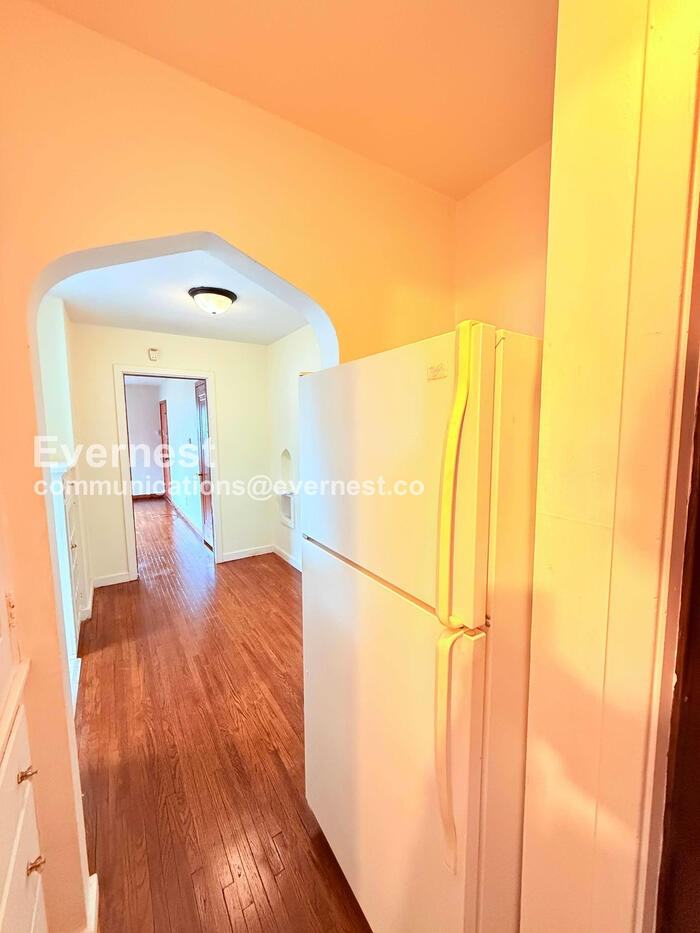 3812 Drexel Dr #2 - Photo 5 of 23