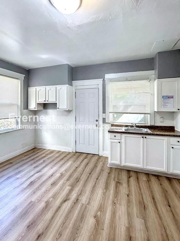 2213 E 82nd St - Photo 4 of 24