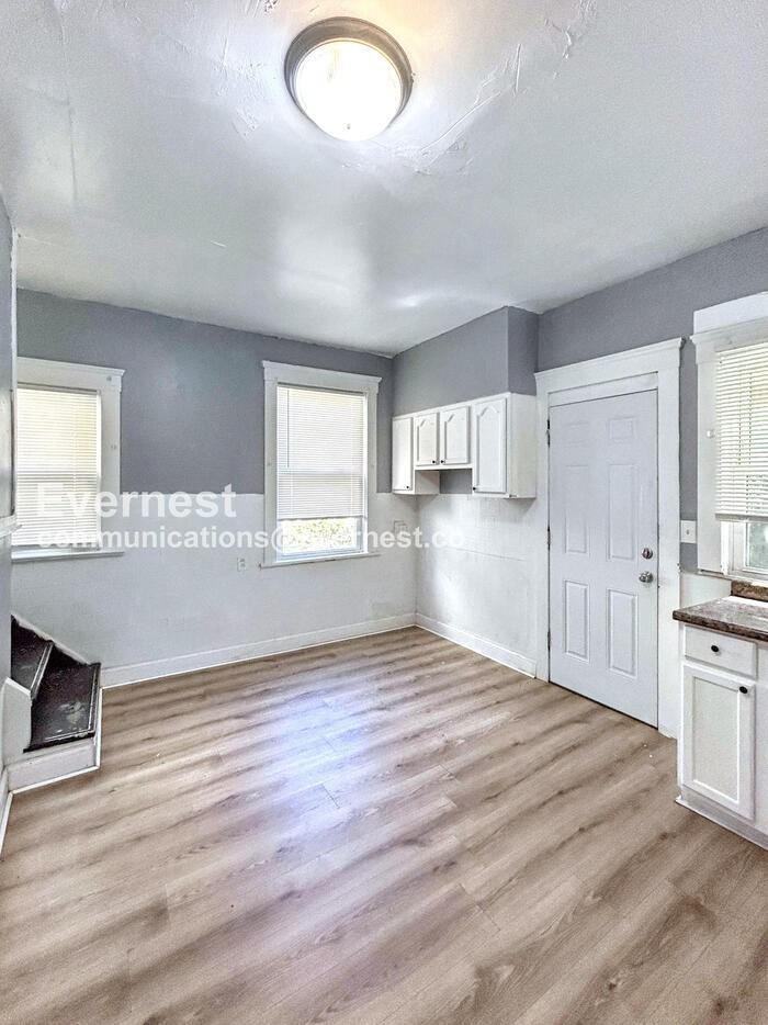 2213 E 82nd St - Photo 7 of 24
