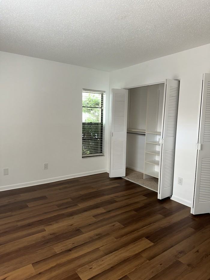 10505 Brynwood Ln - Photo 3 of 7