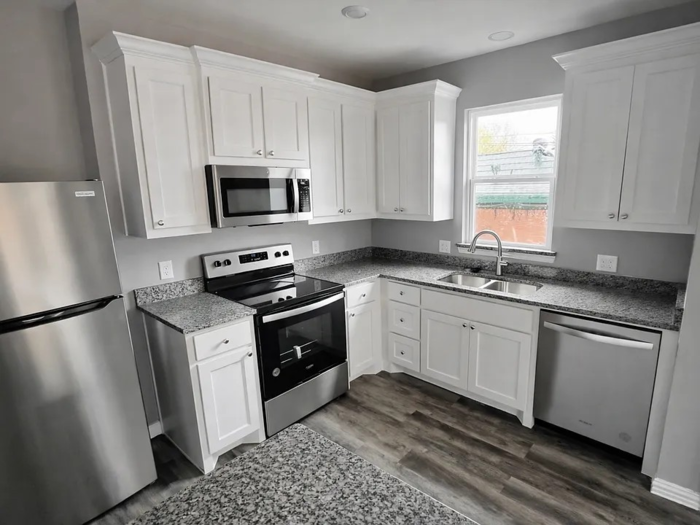 2109 Bluebonnet Ave - Photo 2 of 11