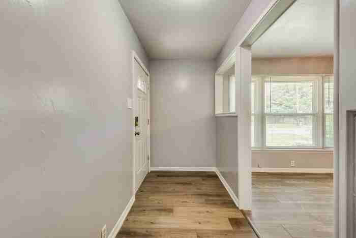 1014 W Belden St - Photo 4 of 19