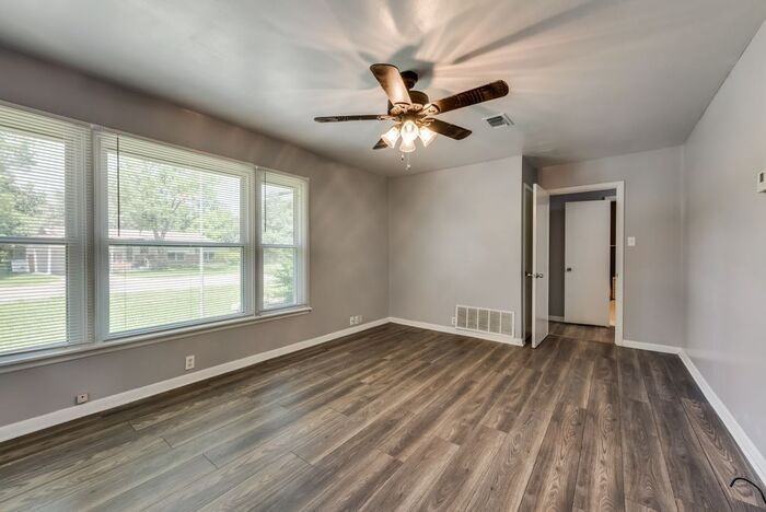 1014 W Belden St - Photo 5 of 19