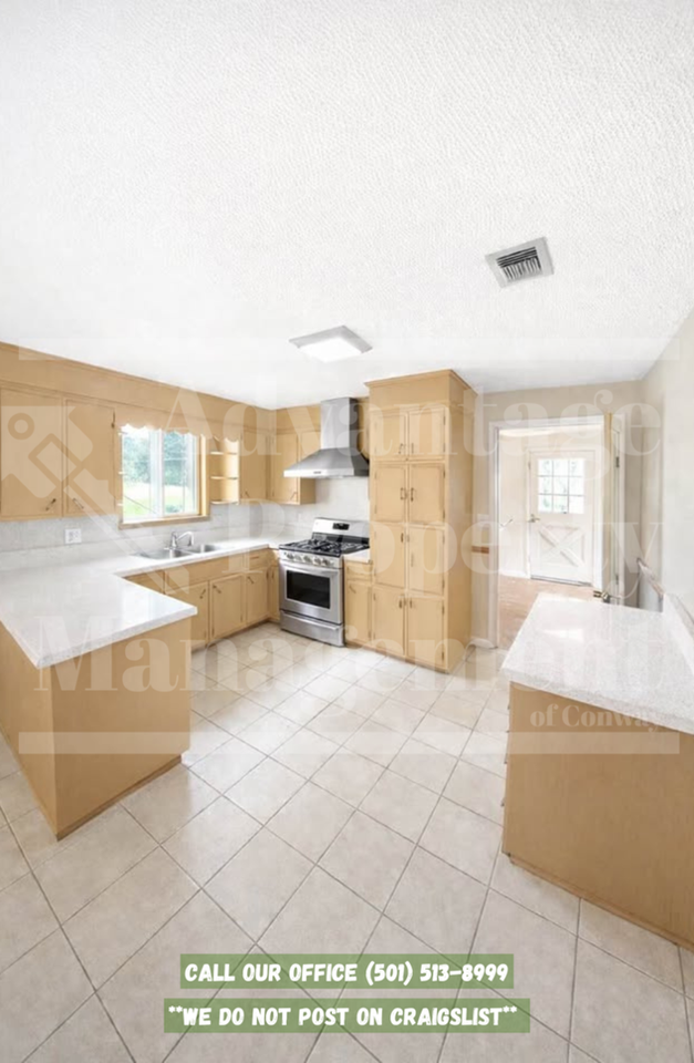 1012 Woodside Dr - Photo 4 of 9