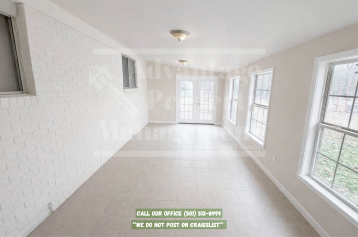 1012 Woodside Dr - Photo 6 of 9