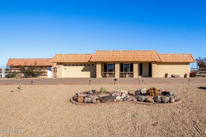 11118 W Mountain View Rd - Photo 2 of 34