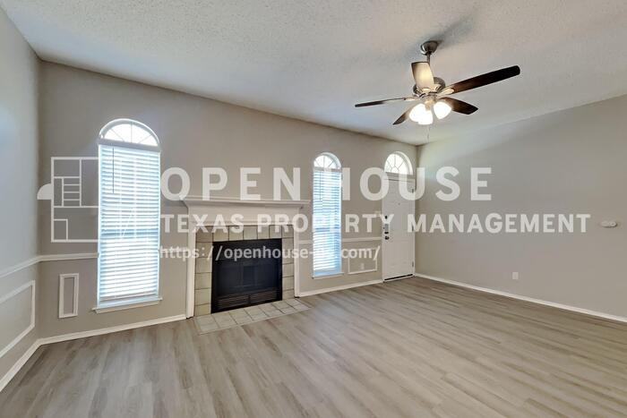 5008 Santa Fe Ct - Photo 4 of 20