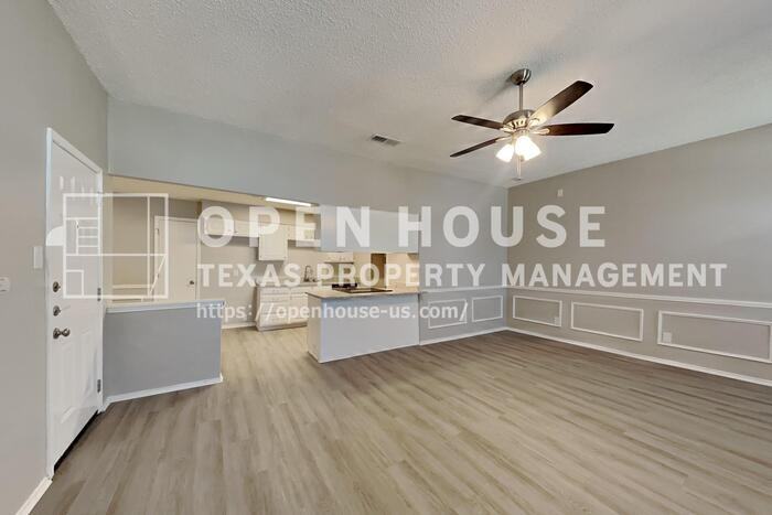 5008 Santa Fe Ct - Photo 5 of 20