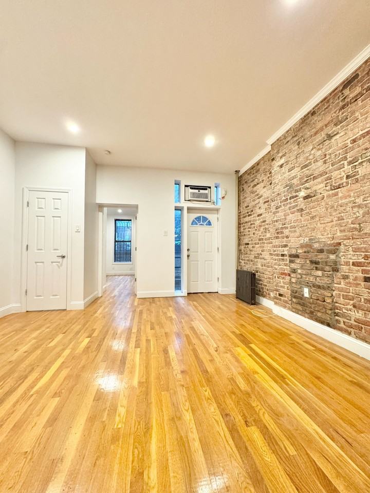 344 Gates Ave #2 - Photo 4 of 4