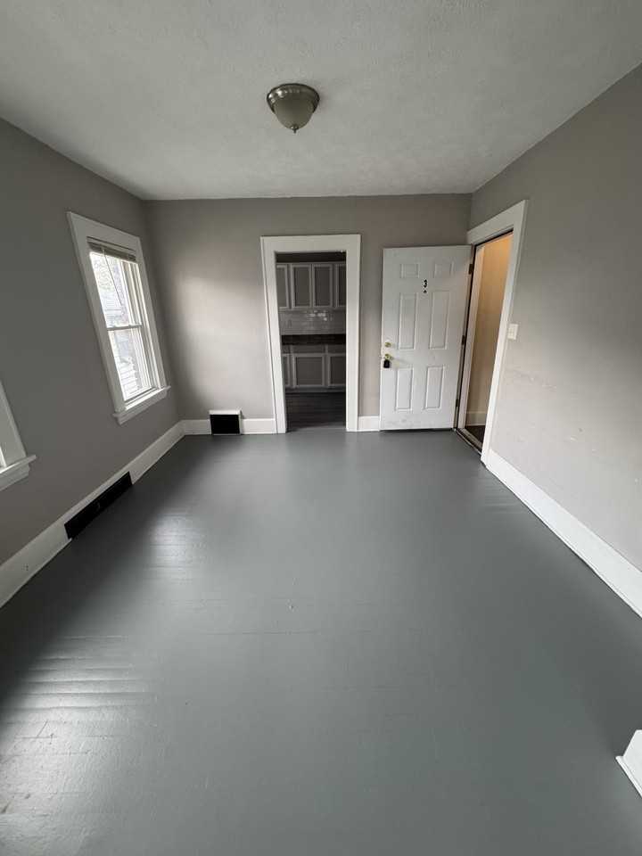 633 Brown St #3 - Photo 3 of 8