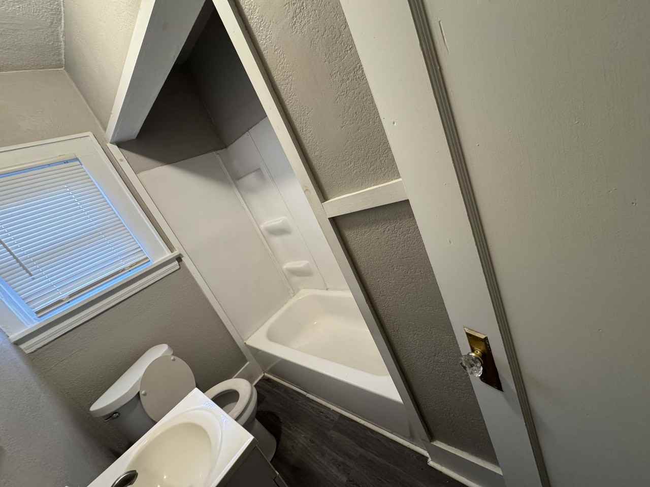 633 Brown St #3 - Photo 5 of 8