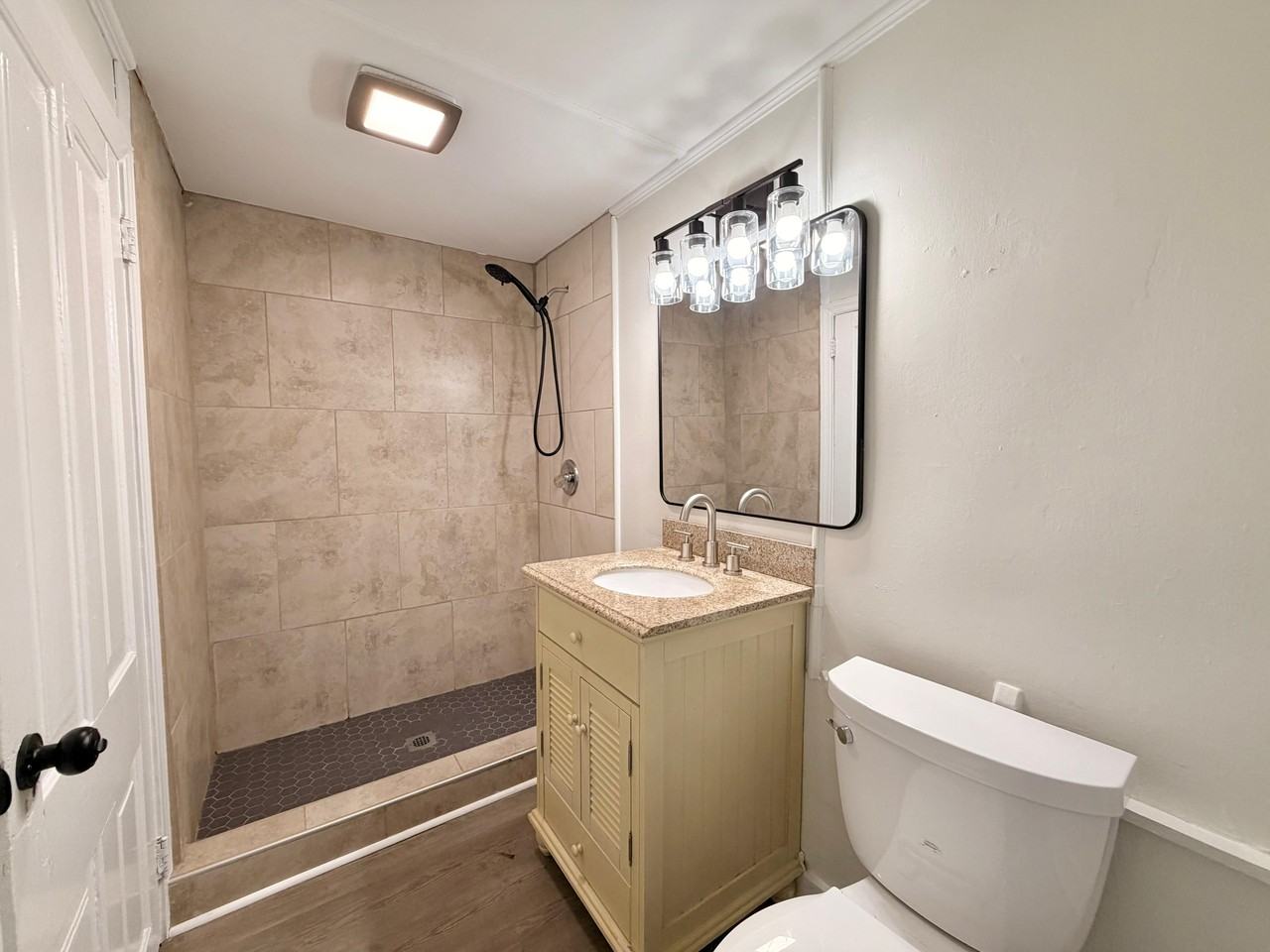 433 Lindsay St #A - Photo 6 of 11