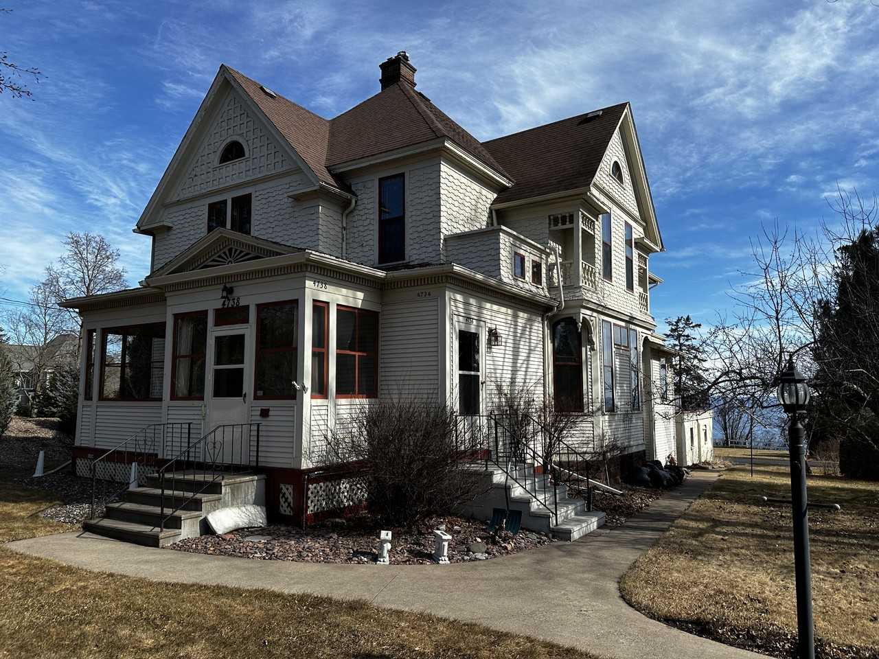 4736 London Rd #2 - Photo 3 of 11