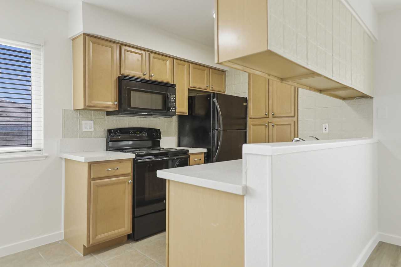 72577 Edgehill Dr #4 - Photo 4 of 18