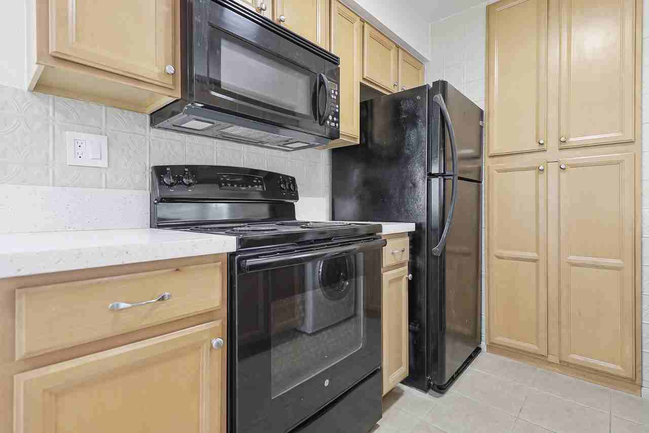 72577 Edgehill Dr #4 - Photo 5 of 18