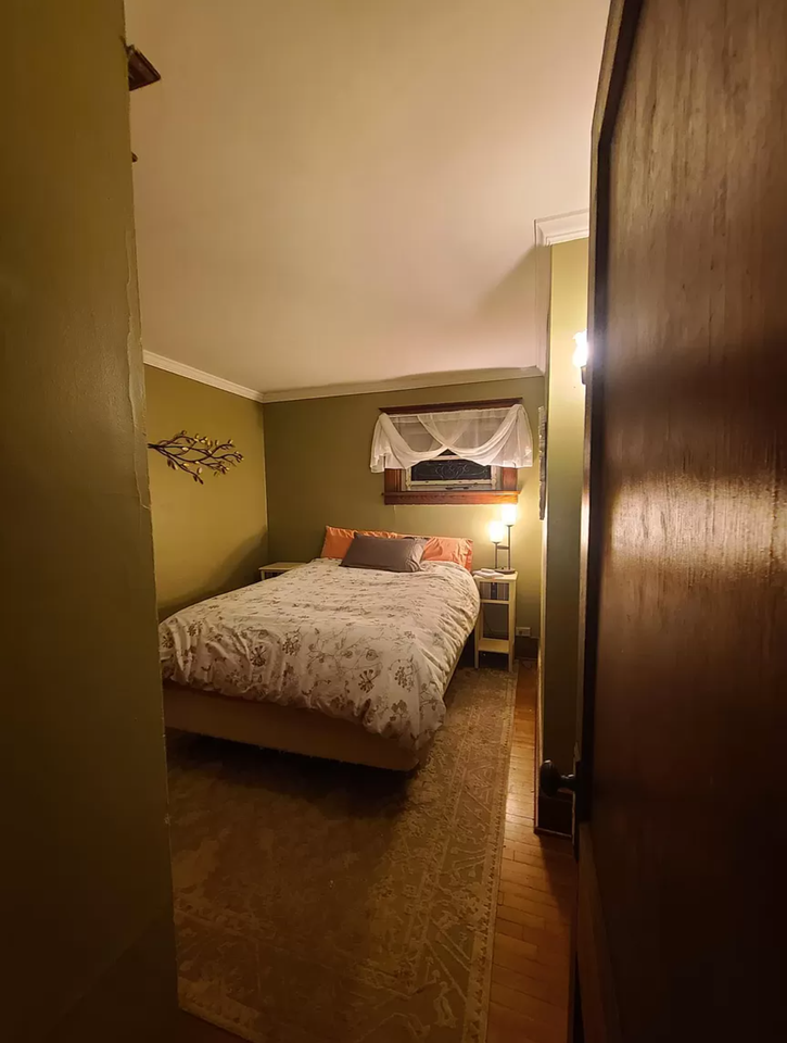 1205 Tonawanda St - Photo 3 of 22