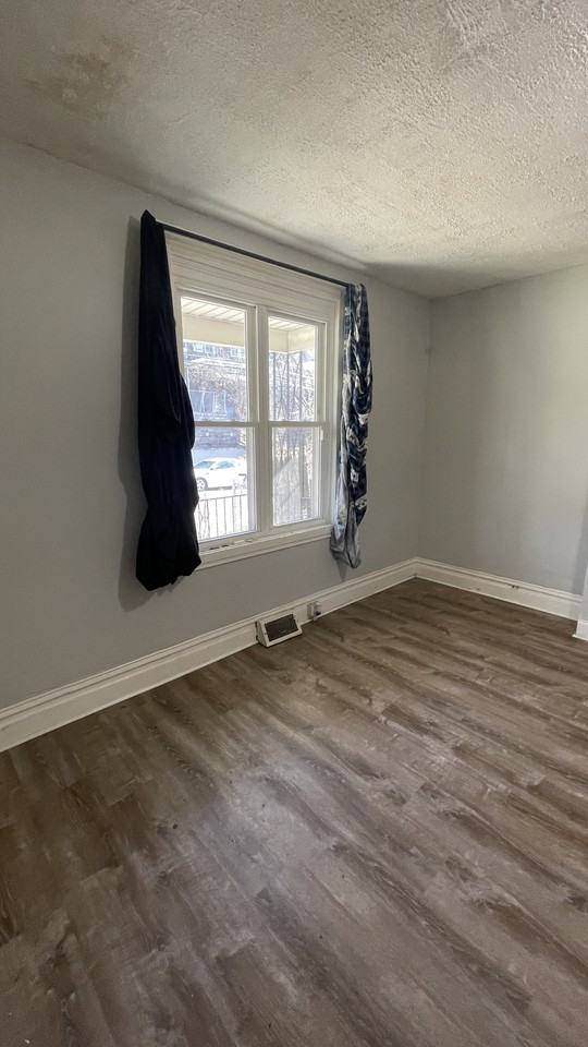 226 Lobinger Ave #NA - Photo 6 of 36