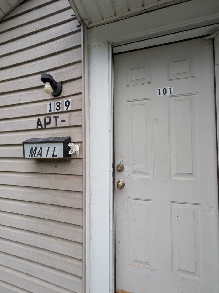 139 N Water Ave #1 - Photo 2 of 9