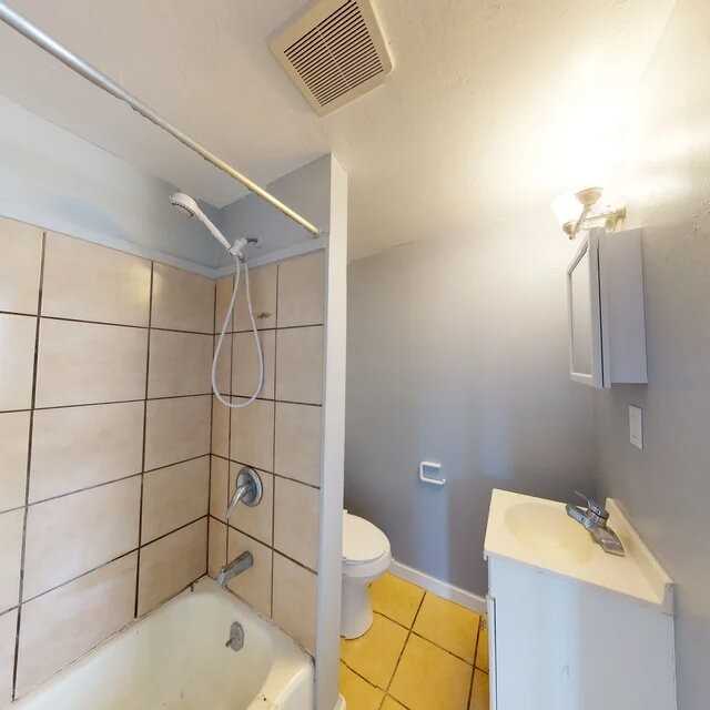 139 N Water Ave #1 - Photo 4 of 9