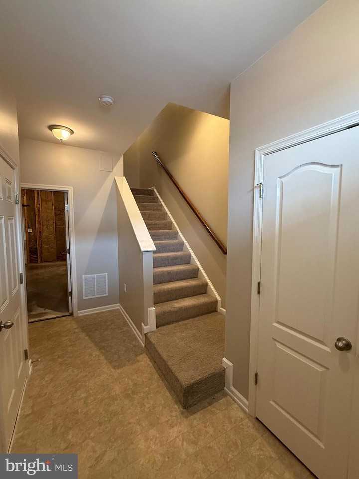 23 Landis Ct #NA - Photo 3 of 33