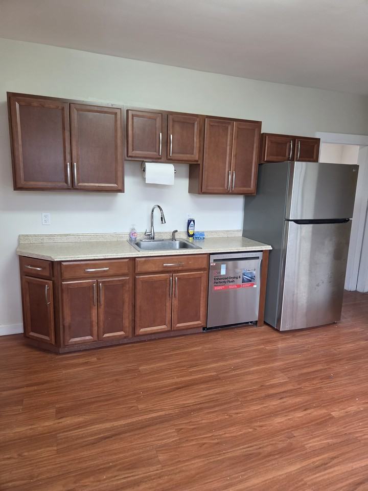 19 Gardner Ave #2 - Photo 3 of 14