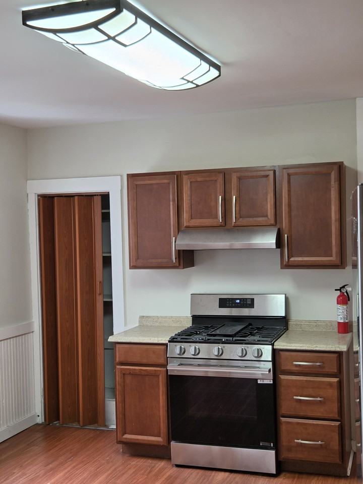 19 Gardner Ave #2 - Photo 4 of 14