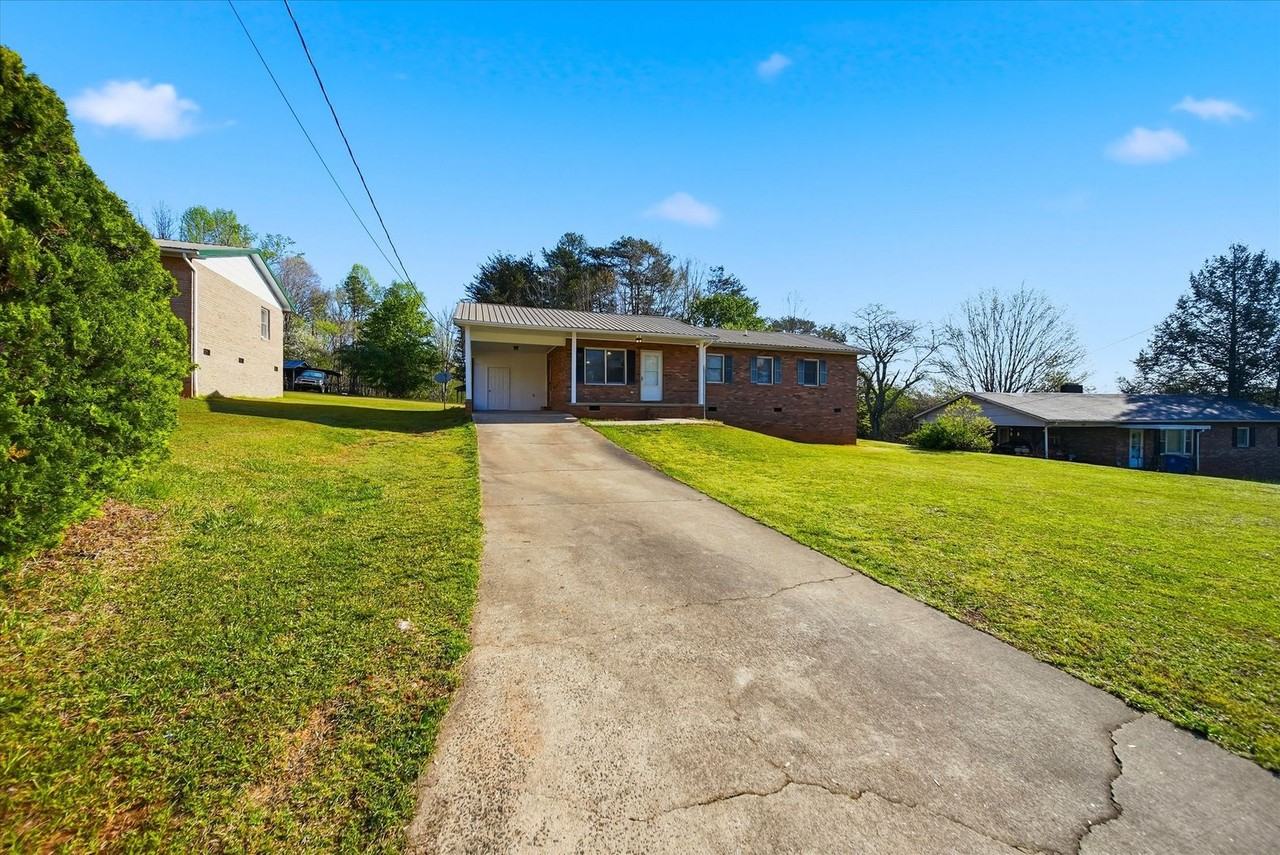 115 Reese Rd - Photo 3 of 18