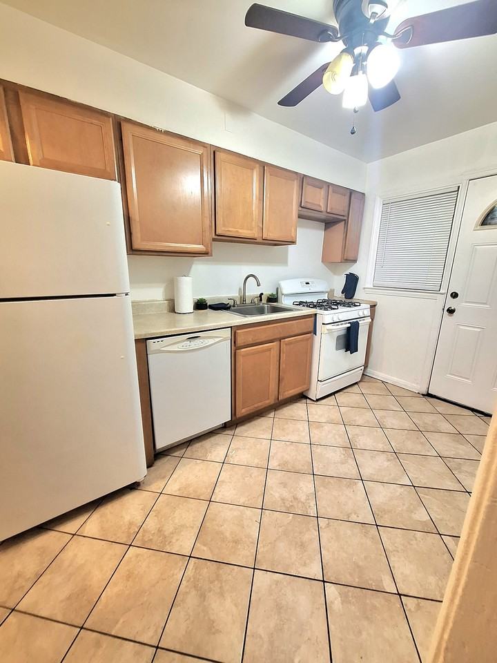 1222 Harwood Ave #NA - Photo 3 of 4