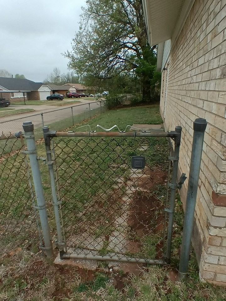 801 Meadowridge Dr - Photo 2 of 30