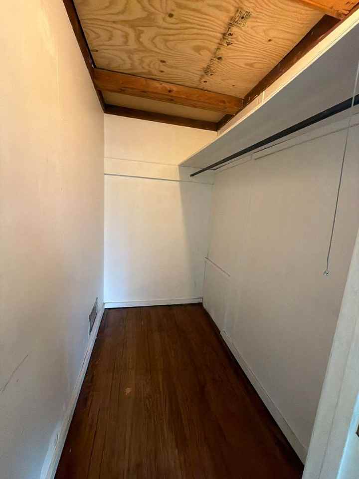 2423 Lincoln Ave - Photo 3 of 8