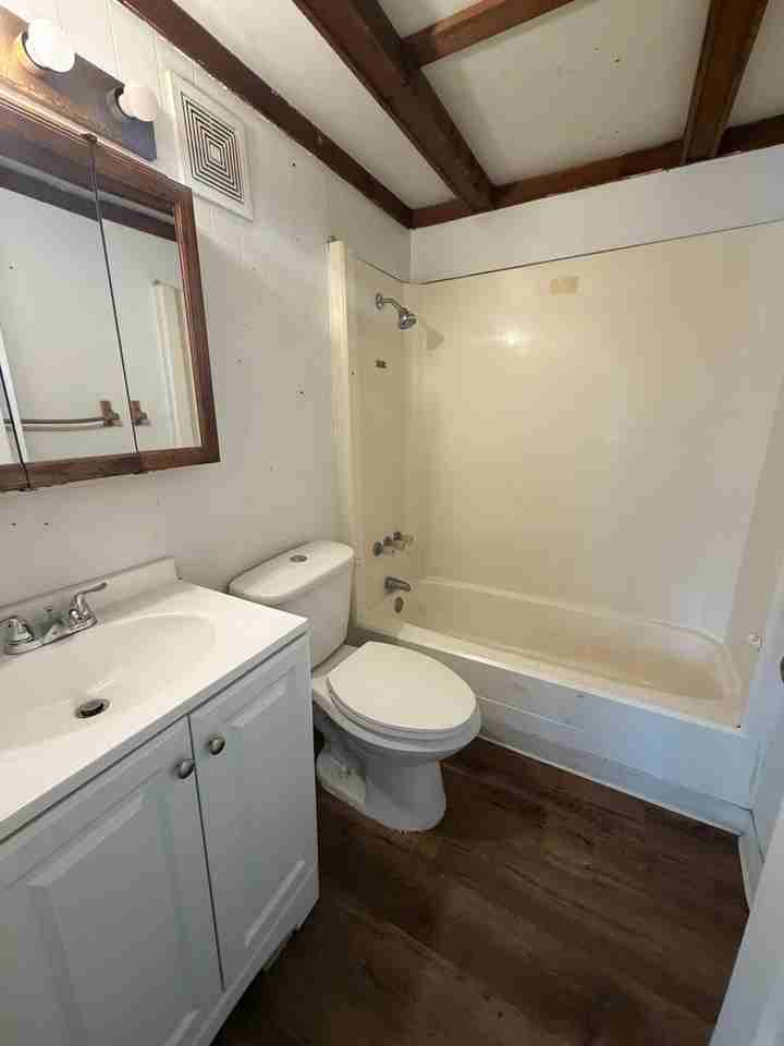 2423 Lincoln Ave - Photo 4 of 8