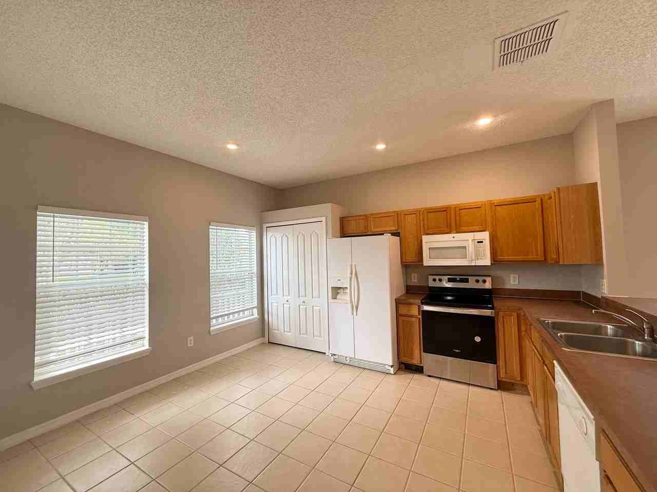 4767 Waterside Pointe Cir - Photo 3 of 21