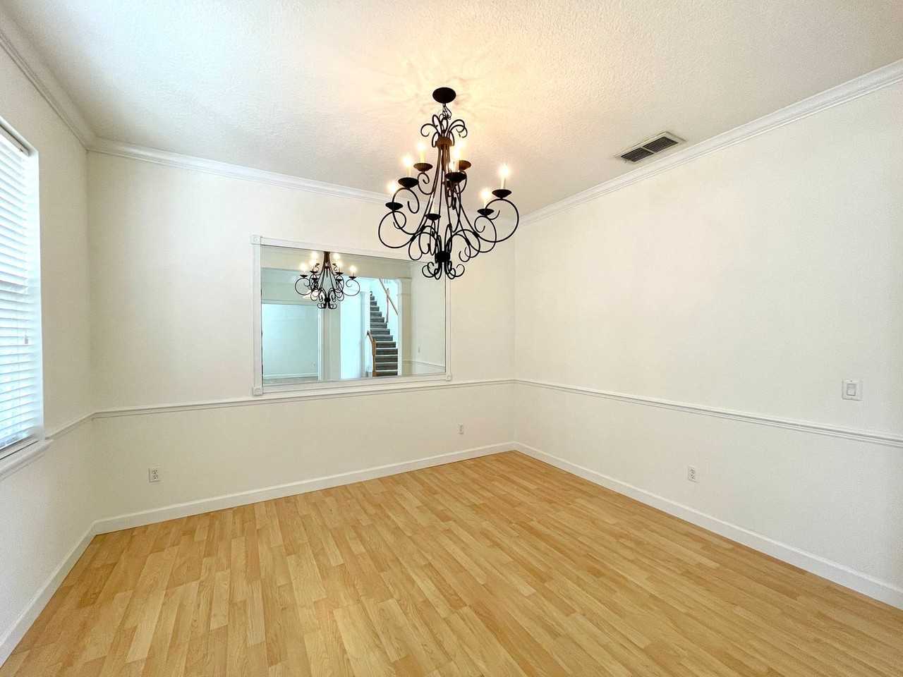 2550 Flowering Dogwood Dr - Photo 7 of 32