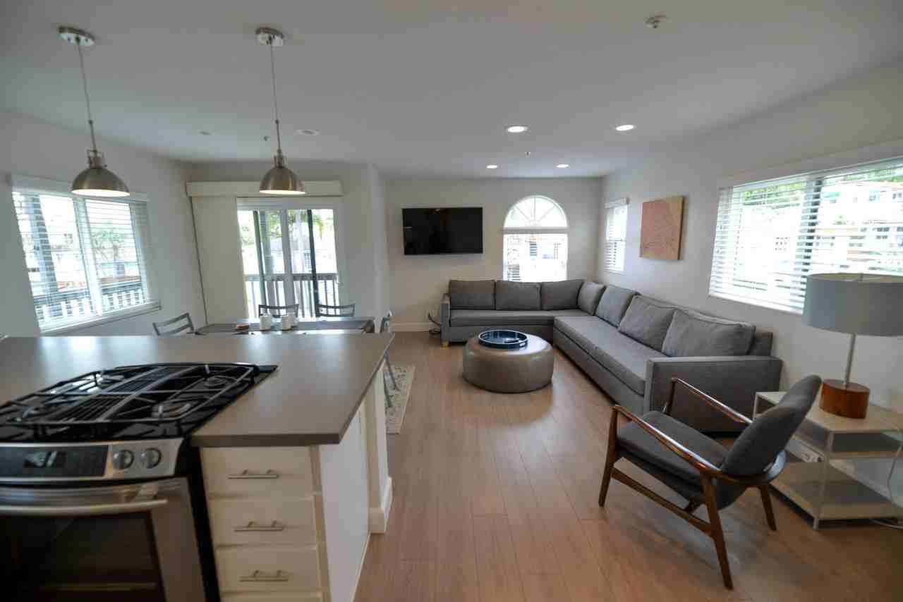 259 Avenida Granada - Photo 6 of 23