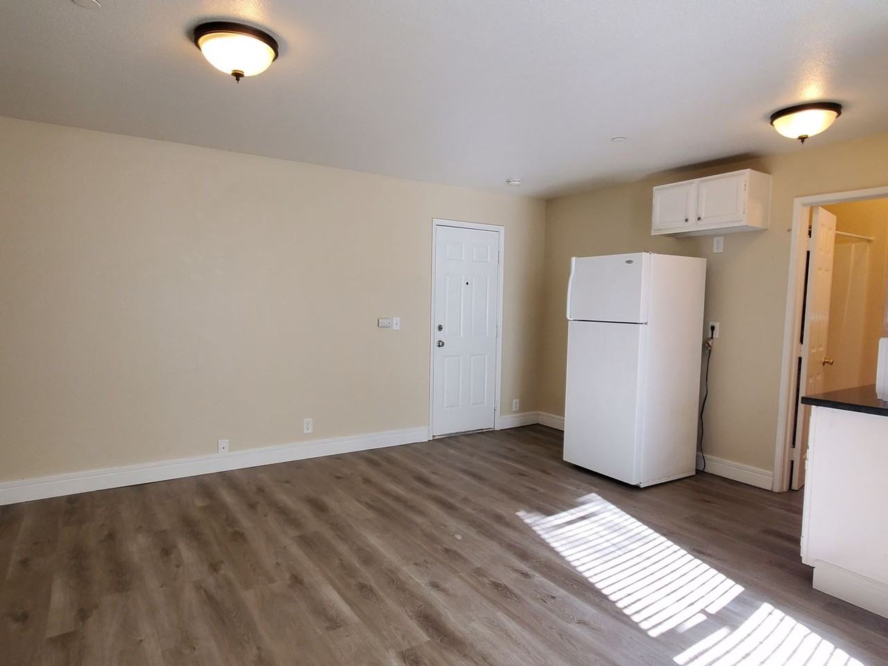 694 S 2nd St #04 - Photo 4 of 5