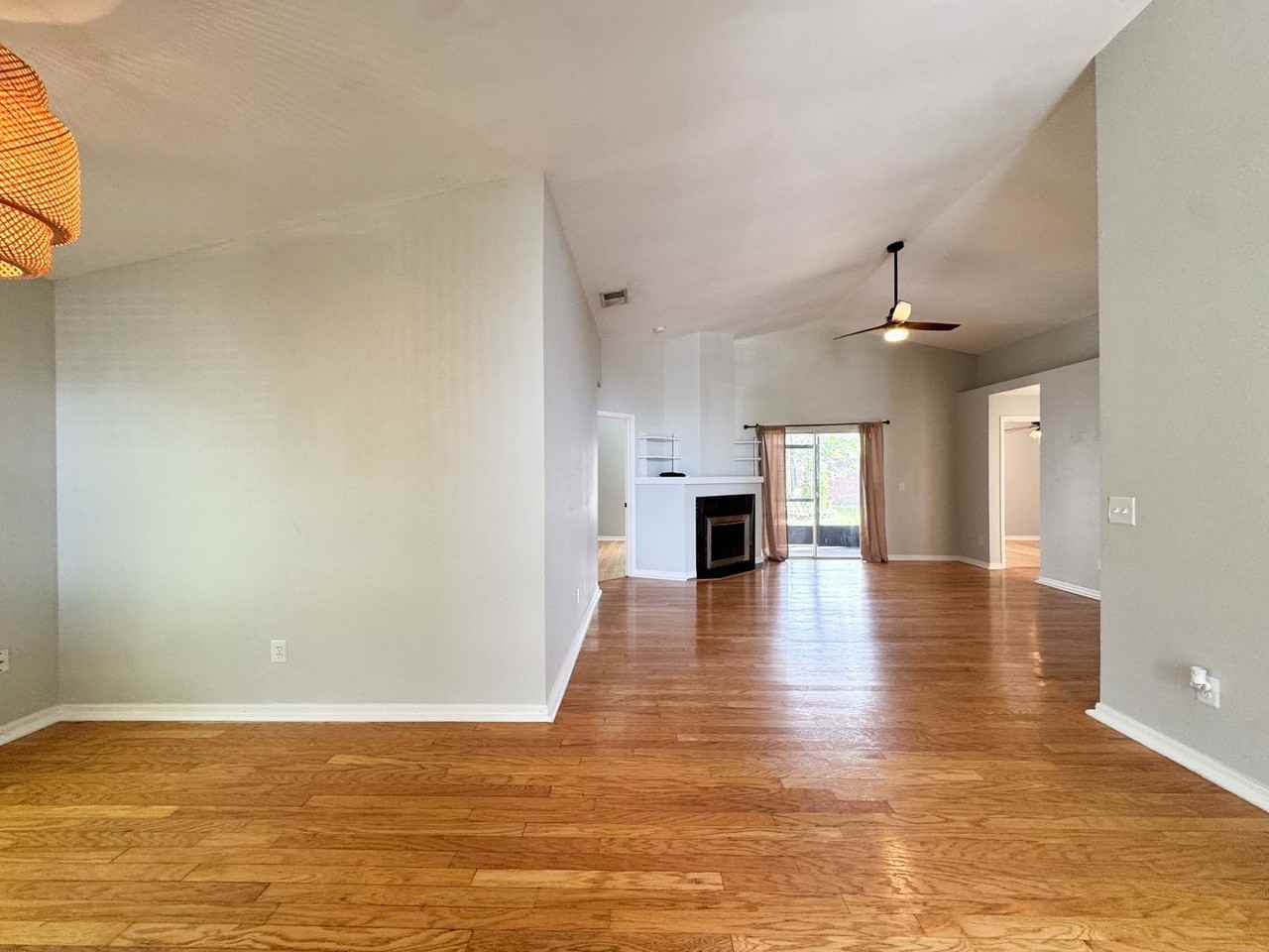 163 London Fog Way - Photo 2 of 21