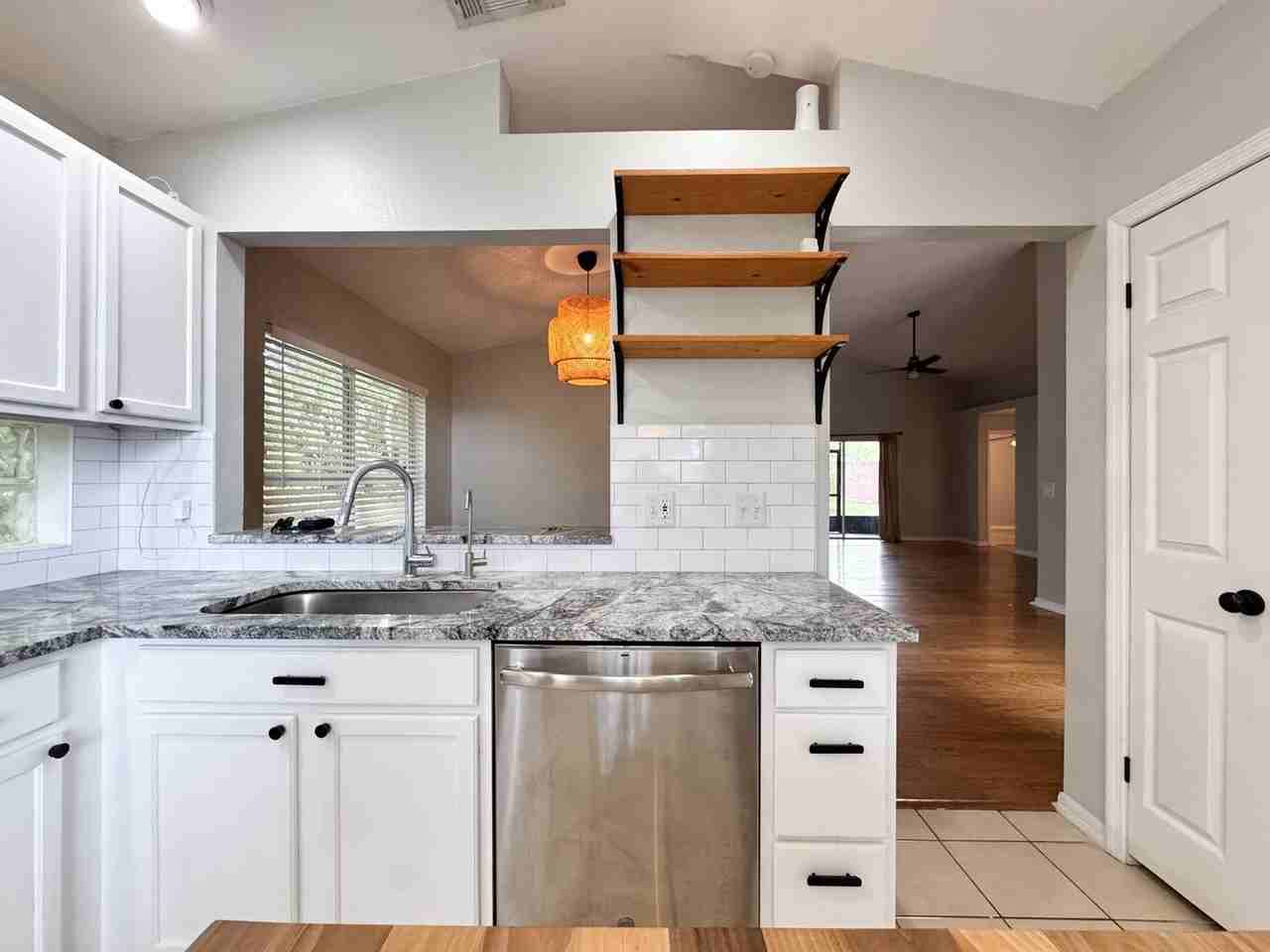 163 London Fog Way - Photo 5 of 21