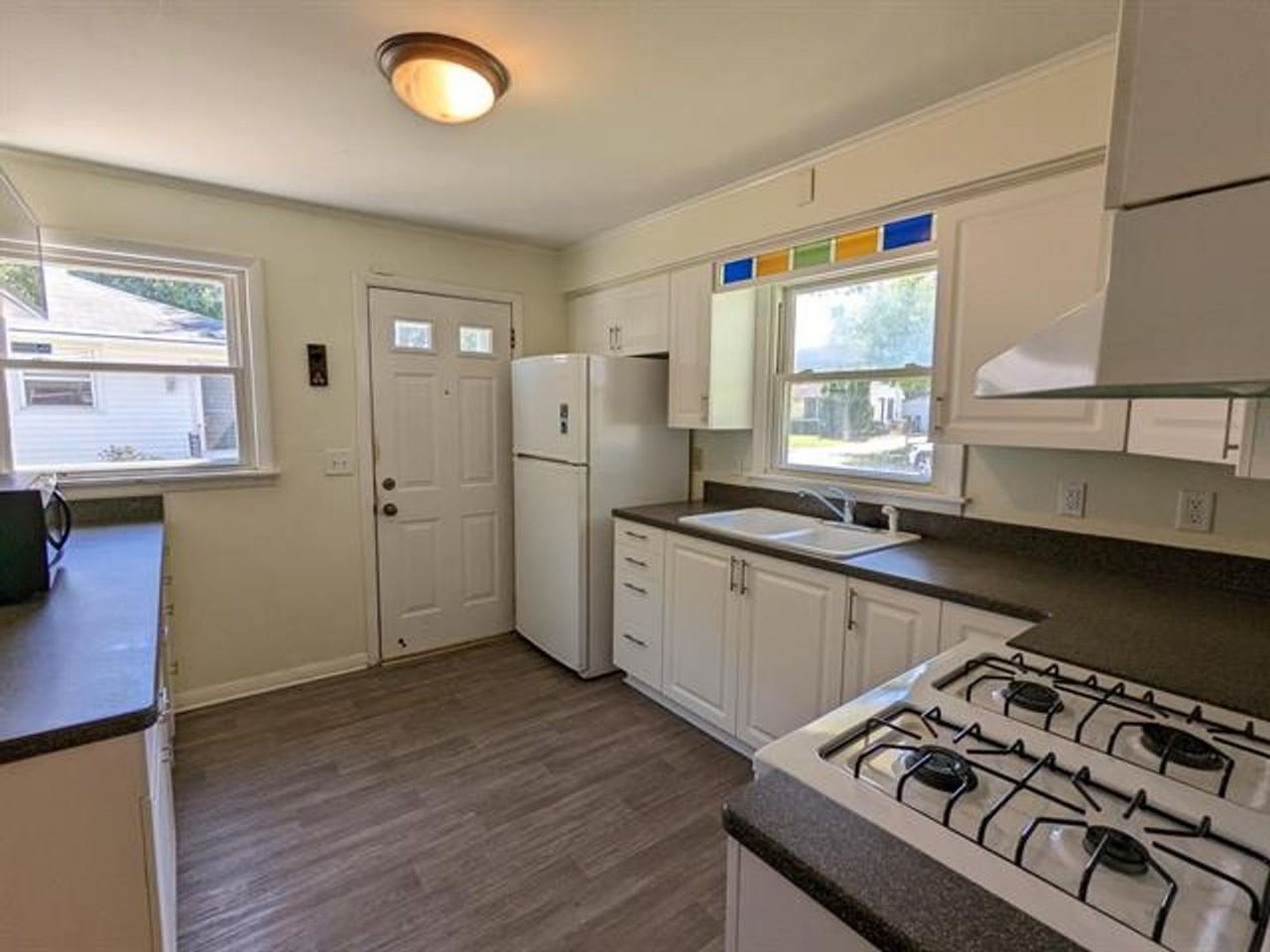 4322 Doncaster Dr - Photo 4 of 17